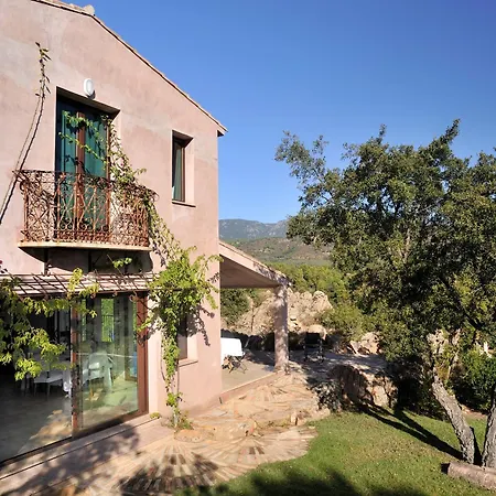 Holiday home Le Rocce Fiorite