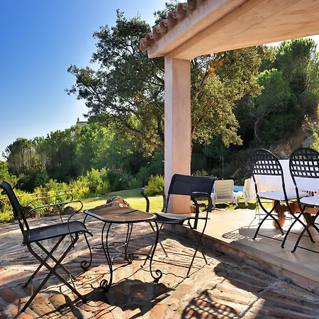 Casa vacanze Le Rocce Fiorite Is Molas