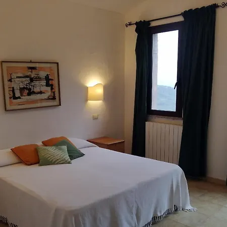 Casa vacanze Le Rocce Fiorite Is Molas
